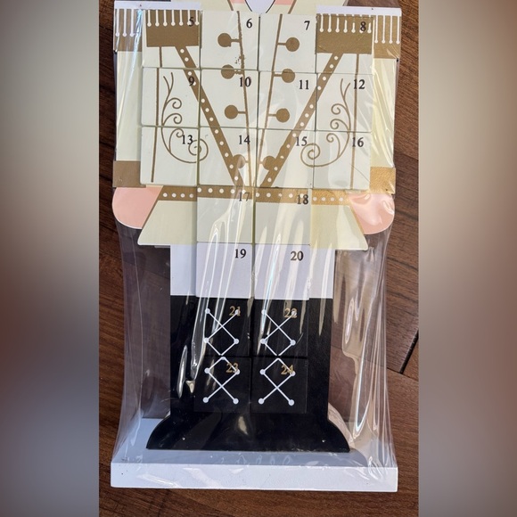 NWT free standing Christmas Xmas nutcracker advent calendar decor - Picture 3 of 6